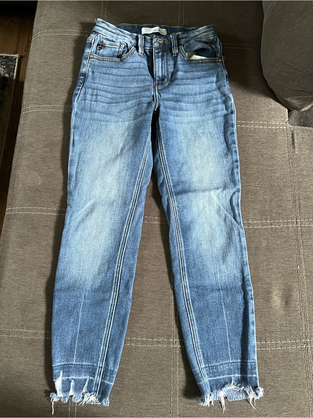 KanCan Medium Wash Cropped Frayed Hem Jeans